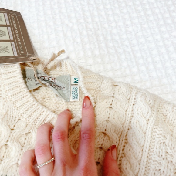 Handknit Aran Sweater – Made in Ireland – Kids Size M Kids Shamrock Aran Sweater - Picture 6 of 8